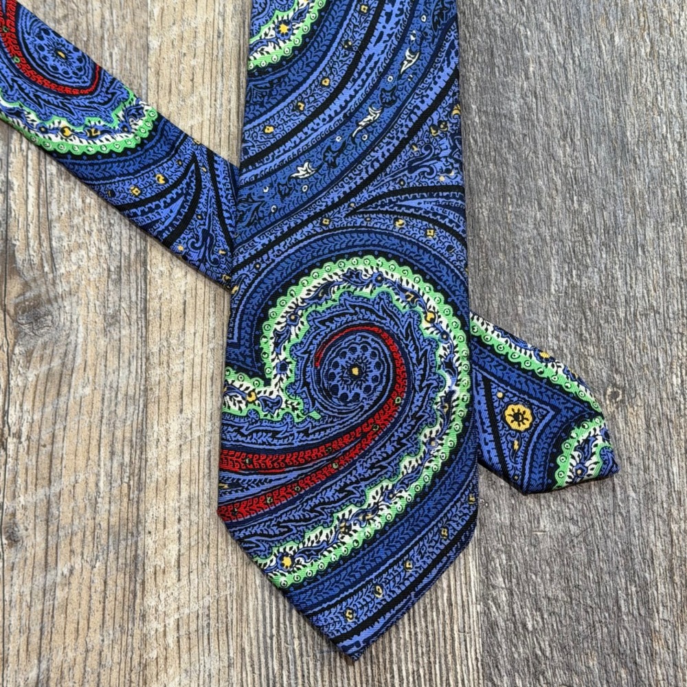 LRL Lauren Ralph Lauren Mens Blue Paisley Silk Necktie Tie Colorful Paisley Blue